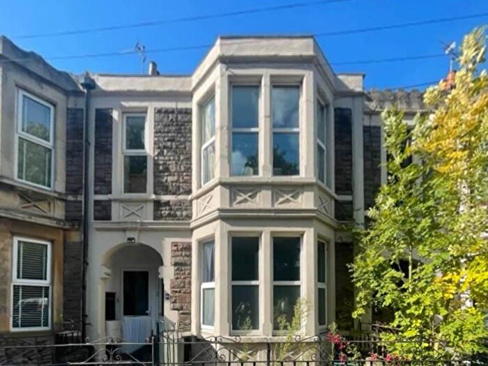 2 Bedroom Flat To Rent In Wick Road, Bristol, BS4