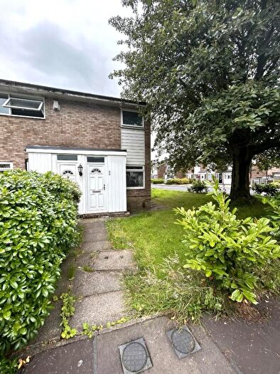 2 Bedroom Flat To Rent In Evesham Road, Alkrington - Epc - D, Manchester, M24