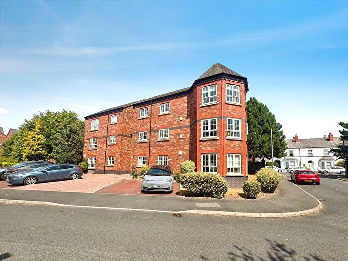 2 Bedroom Flat For Sale In Thomas Brassey Close, Chester, Cheshire, CH2