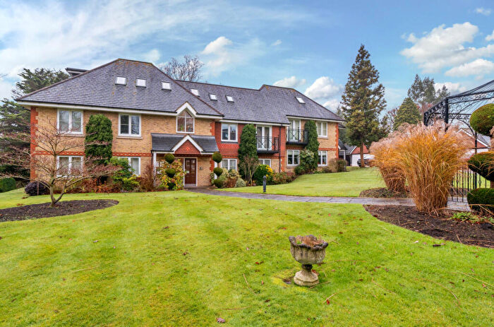 2 Bedroom Apartment For Sale In Cumbria Court, Windermere Way, Reigate, RH2