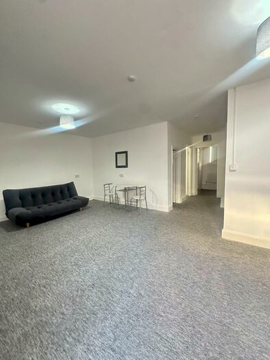 2 Bedroom Apartment To Rent In Crown Lane, London, N14