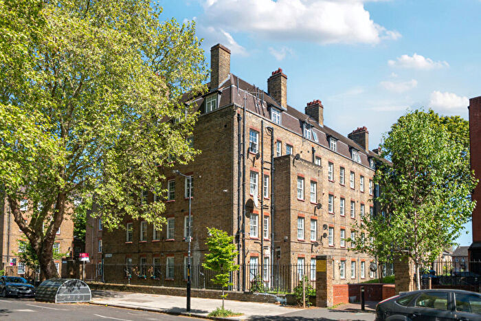 2 Bedroom Apartment For Sale In Doddington Grove, London, SE17