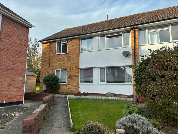 2 Bedroom Flat To Rent In Angela Close, Hereford, HR1