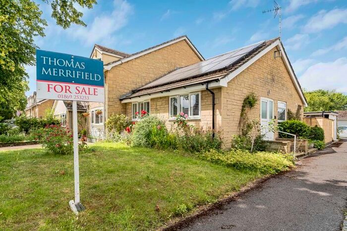 2 Bedroom Bungalow For Sale In The Limes, Stratton Audley, Bicester, OX27