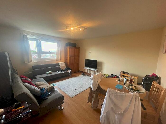 1 Bedroom Flat To Rent In Lexden Road, Acton, W3