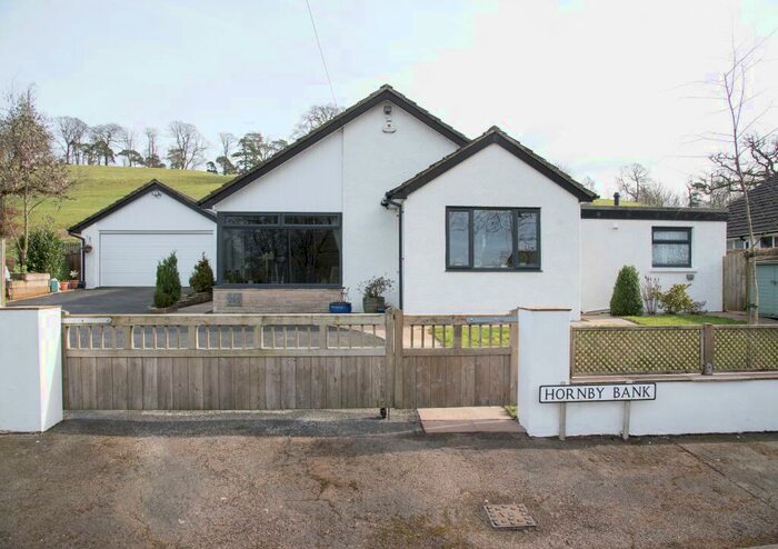 3 Bedroom Detached House For Sale In Hornby Bank, Lancaster, LA2