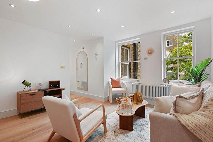 2 Bedroom Flat For Sale In Vicarage Gate, Kensington, W8