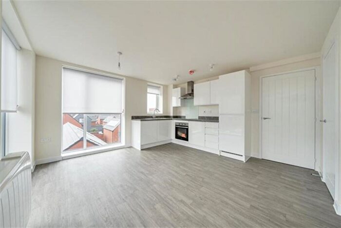 2 Bedroom Flat To Rent In Bedroom Property In Pillings Court, Leicester, LE3