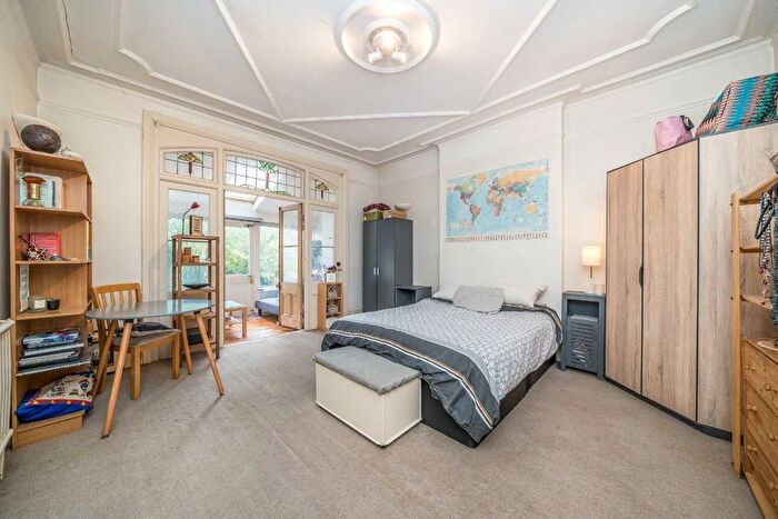 1 Bedroom Flat For Sale In Fernwood Avenue, Streatham, SW16
