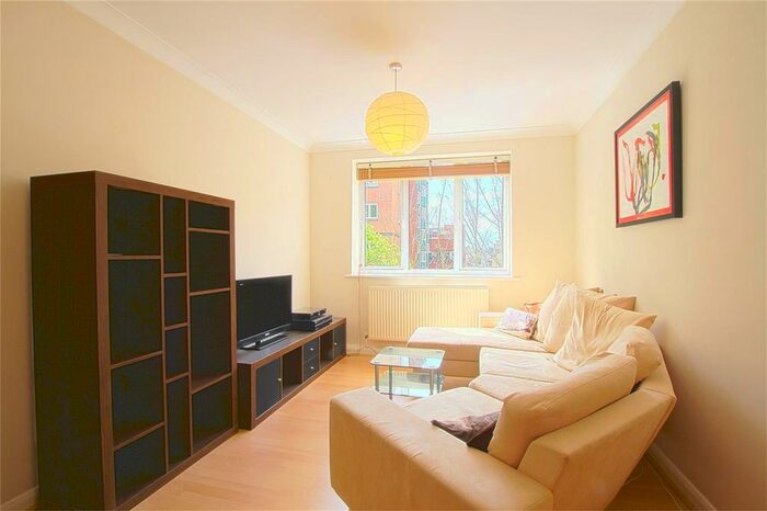 2 Bedroom Flat To Rent In Leeland Terrace, London, W13