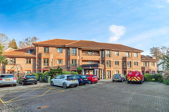 2 Bedroom Apartment For Sale In The Fosseway, Bristol, BS8