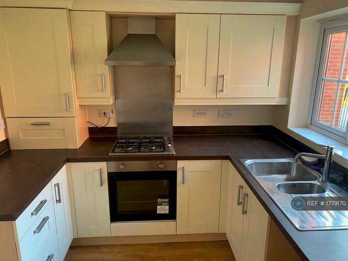 2 Bedroom Flat To Rent In Reed Close, Farnworth, Bolton, BL4