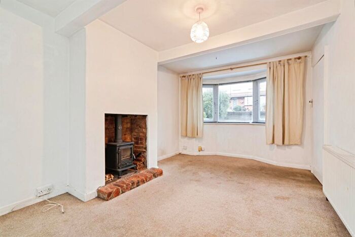 3 Bedroom House To Rent In Burley Wood Crescent, Leeds, LS4