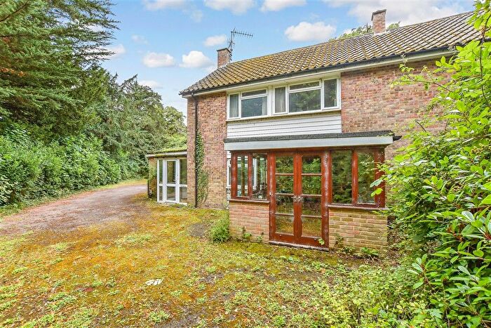 4 Bedroom Detached House For Sale In Hadlow Park, Hadlow, Tonbridge, Kent, TN11