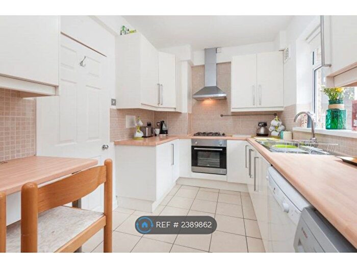 5 Bedroom Flat To Rent In Ealing, London, W5