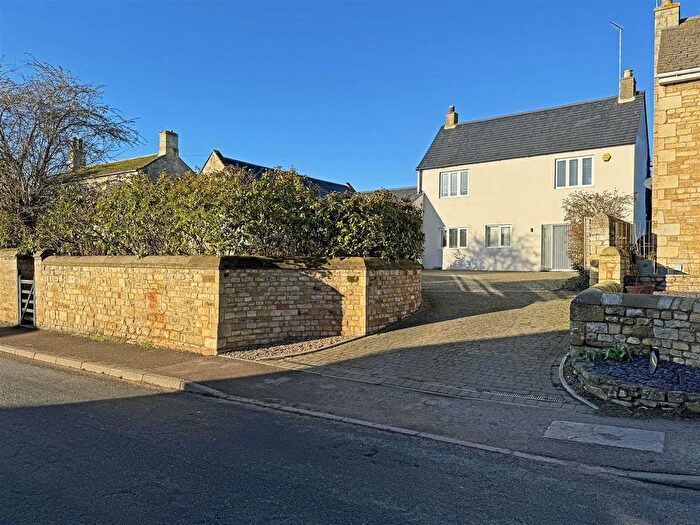 3 Bedroom Cottage To Rent In High Street, Ketton, PE9