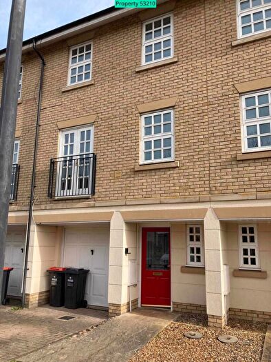 3 Bedroom Town House To Rent In Harlesden Close, Monkston Park, Milton Keynes, MK10