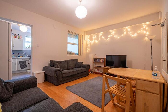 5 Bedroom House To Rent In Ashdell Road, Broomhill, S10