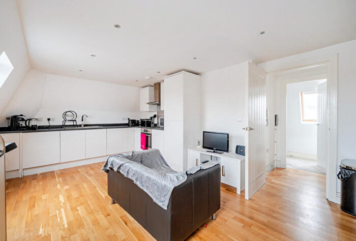 1 Bedroom Apartment For Sale In Marshalls Road, Sutton, SM1