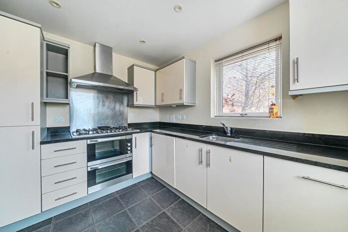 3 Bedroom Town House To Rent In The Parks, Bracknell, RG12