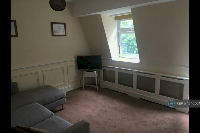 1 Bedroom Flat To Rent In Highbury Station Road, London, N1
