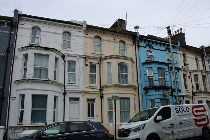 1 Bedroom Flat To Rent In Cambridge Gardens, Hastings, TN34