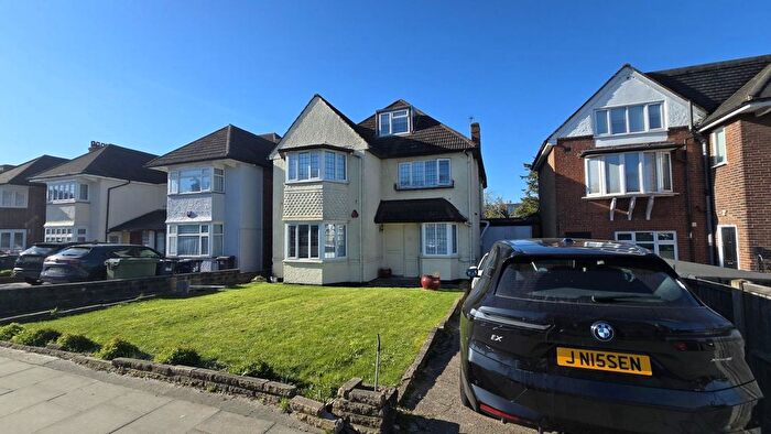 3 Bedroom Flat To Rent In Bridge Lane, Golders Green, NW11