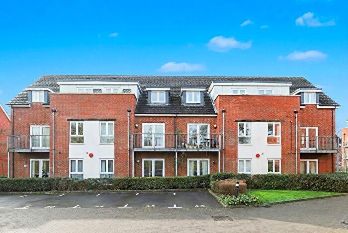 2 Bedroom Flat For Sale In Leander Way, Oxford, OX1