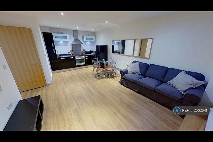 2 Bedroom Flat To Rent In Marsh Lane, Leeds, LS9