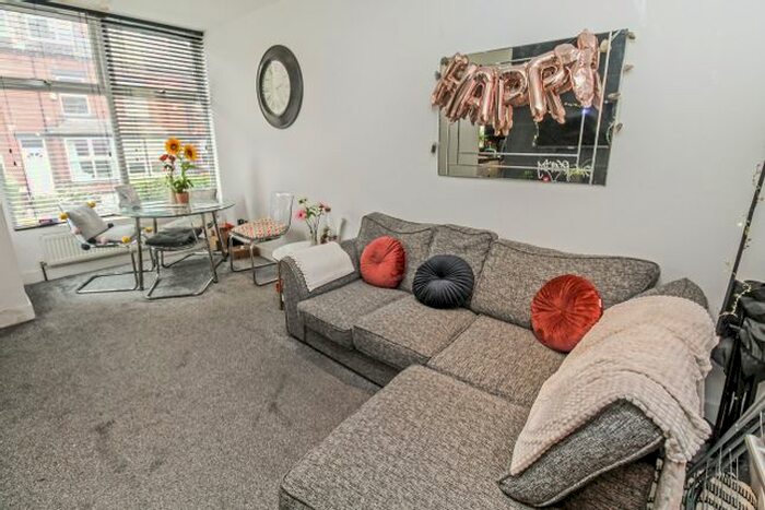 3 Bedroom Terraced House To Rent In Beechwood Mount, Burley, Leeds, LS4