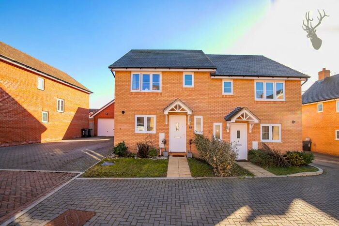 3 Bedroom Semi-Detached House For Sale In Pippin Road, Ongar, CM5