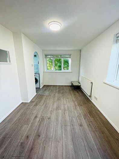 1 Bedroom Flat To Rent In Greenslade Road, Barking, IG11