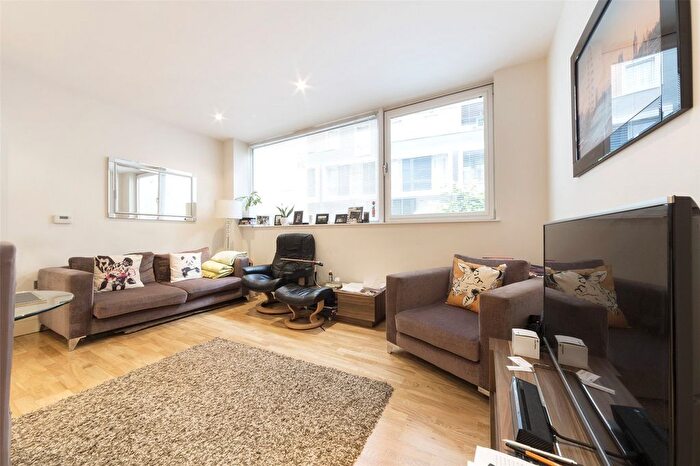 2 Bedroom Flat To Rent In Denison House, Lanterns Way, Canary Wharf, London, E14