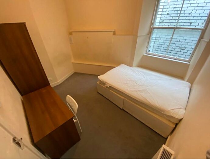 5 Bedroom Flat To Rent In Haymarket Terrace, Edinburgh, EH12
