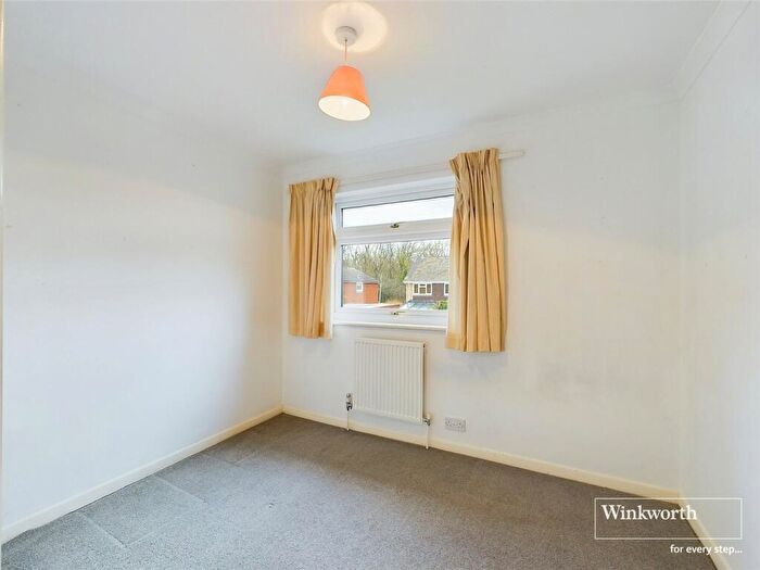 4 Bedroom Semi-Detached House To Rent In Venetia Close, Emmer Green, Reading, Berkshire, RG4