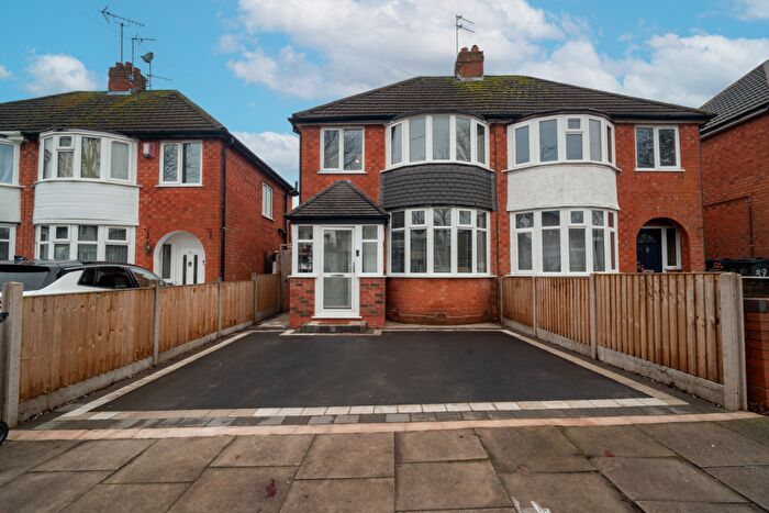 3 Bedroom Semi Detached House For Sale In Gilbertstone Avenue, Birmingham, B26