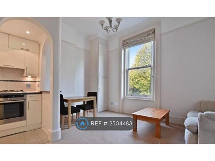 1 Bedroom Flat To Rent In Parliament Hill, London, NW3