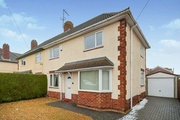 3 Bedroom Semi-Detached House To Rent In East Avenue, Bracebridge Heath, Lincoln, LN4