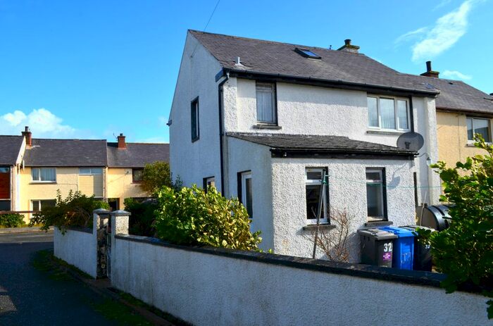 3 Bedroom End Of Terrace House For Sale In Macsween Drive, Isle Of Lewis, HS2