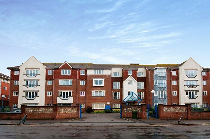 2 Bedroom Flat For Sale In Southfields Road, Eastbourne, BN21