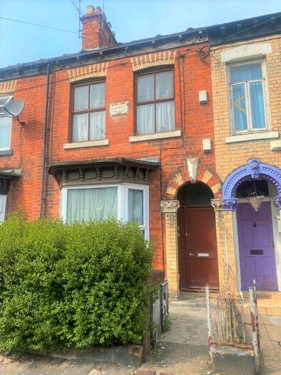 2 Bedroom Flat To Rent In De Grey Street, Hull, HU5