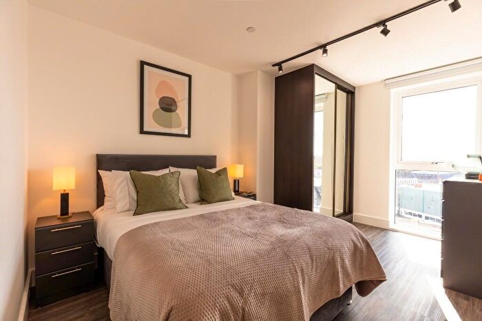 3 Bedroom Flat To Rent In Flat, Mitre Yard, Scrubs Lane, London, NW10