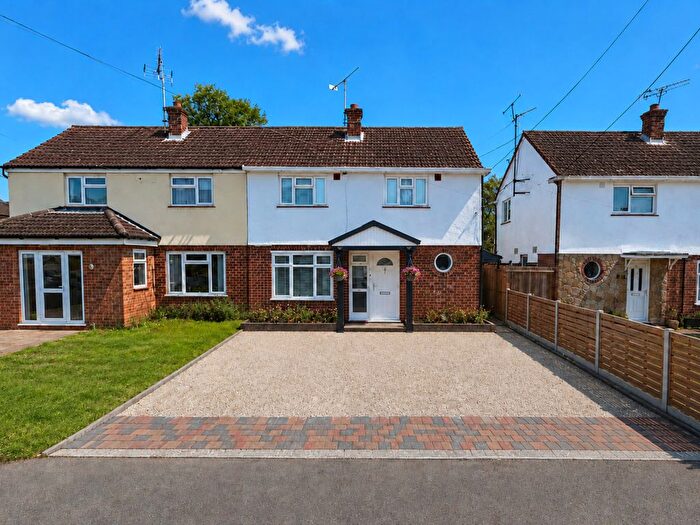 4 Bedroom Semi-Detached House For Sale In Pearsons Avenue, Rayleigh, SS6