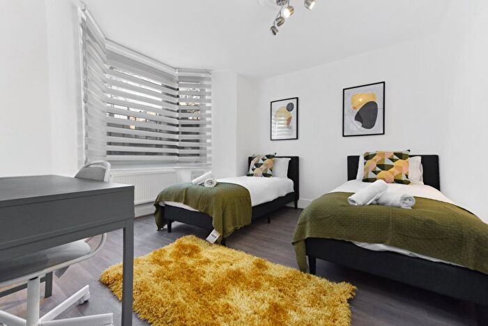 2 Bedroom Flat To Rent In Kelvin Rd, Highbury Amp; Islington, London, N5