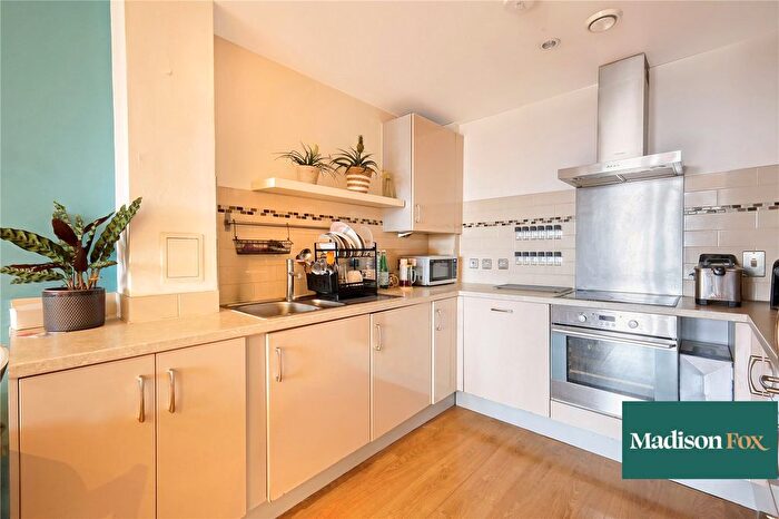 1 Bedroom Flat To Rent In Ward Road, London, E15