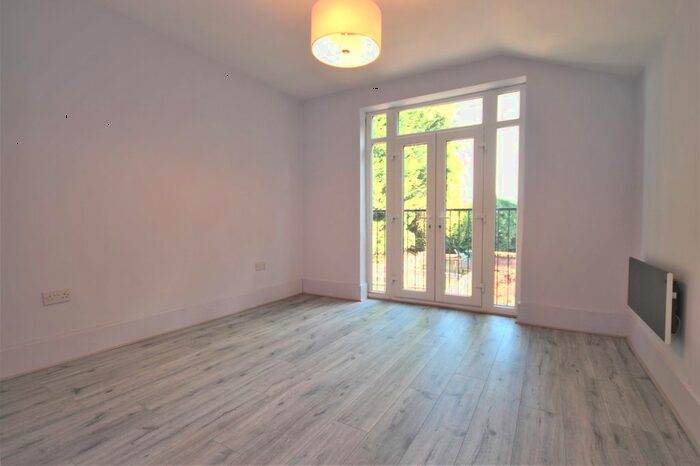 2 Bedroom Flat To Rent In Lower Hillgate, Stockport, SK1