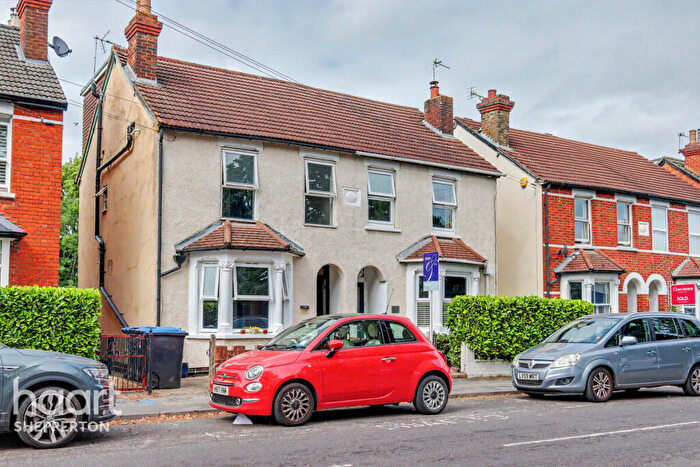 4 Bedroom Semi-Detached House To Rent In Stepgates, Chertsey, KT16