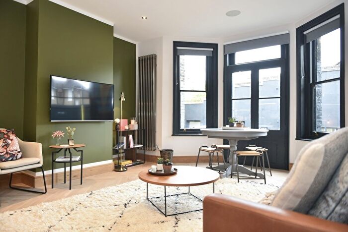 2 Bedroom Flat To Rent In Tranquil Vale, London, SE3