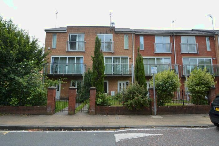 4 Bedroom Property To Rent In Jackson Crescent, Manchester, M15