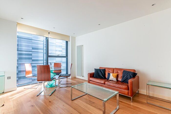 1 Bedroom Flat To Rent In L Simpson Loan, Edinburgh, EH3